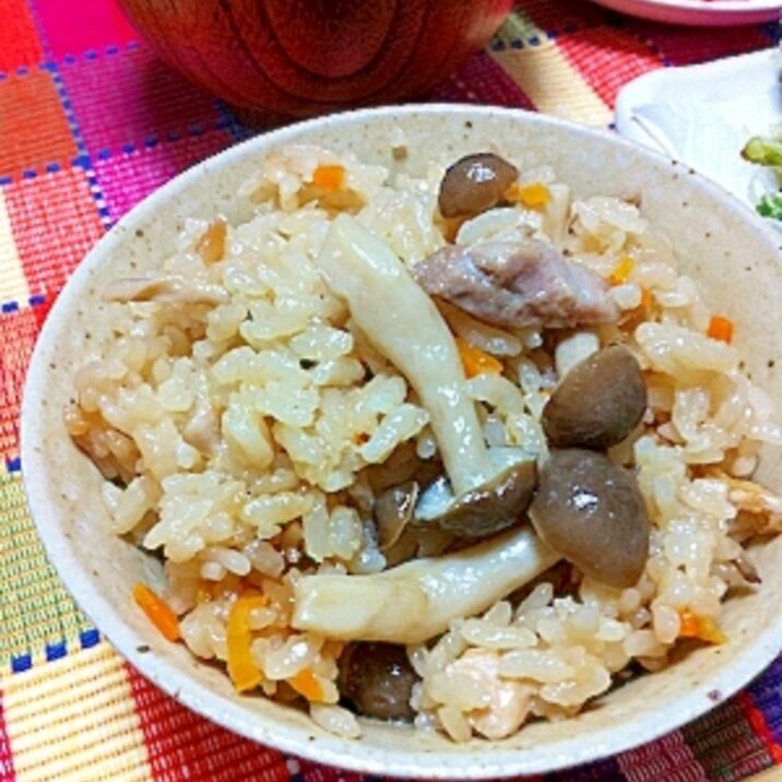 鶏しめじの簡単炊き込みごはん☆